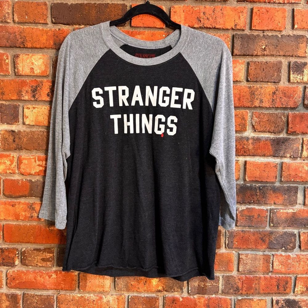 Stranger Things womens raglan 3/4 sleeve t-shirt black/gray M